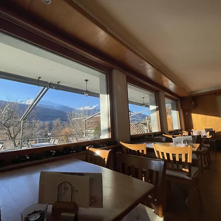 Visp Erblick H O T E L Bahnhof Ausserberg