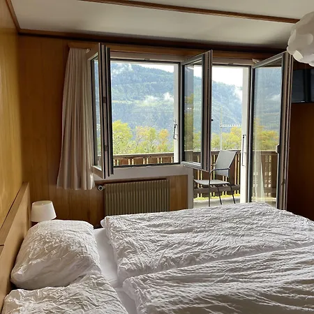 Visp Erblick H O T E L Bahnhof Lodge *