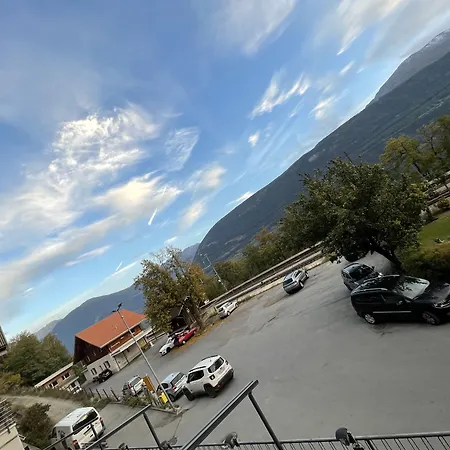 Visperblick 24-7 Parkplatz Und Fruehstueck Inkl Lodge Ausserberg