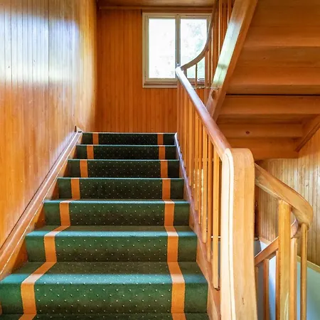 Visp Erblick H O T E L Bahnhof Lodge